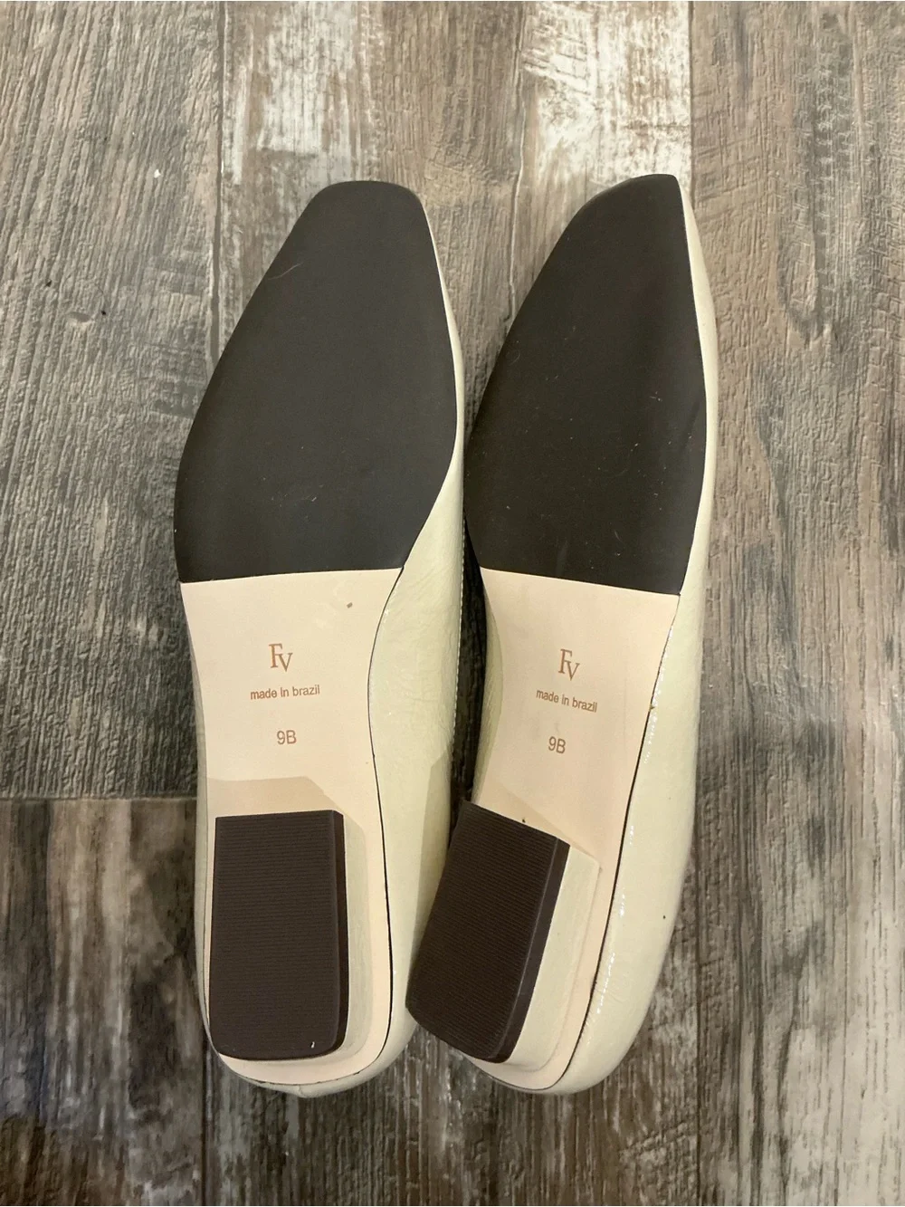 NWOB Frances Valentine Patent Cream Flats with Gold Plaque - Picture 12 of 16